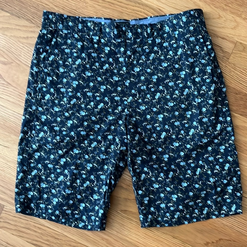 [32] J. Crew Club Chino Shorts